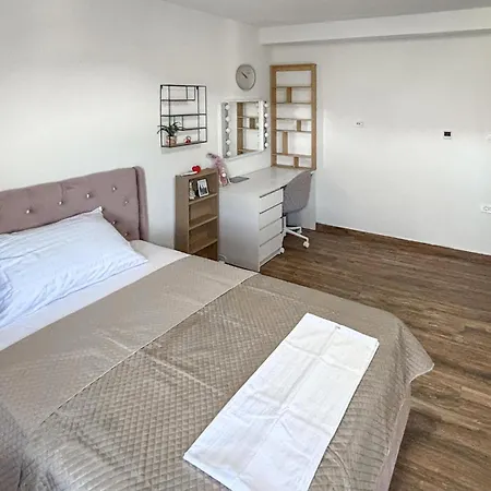 3 Bedroom Amazing In Casa vacanze Crikvenica